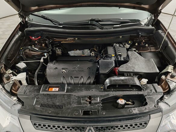 2021 Mitsubishi Outlander III Рестайлинг 3, коричневый, 2249000 рублей - вид 8