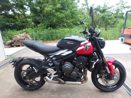 2026 Triumph Trident 660, красный, 1050000 рублей, вид 4