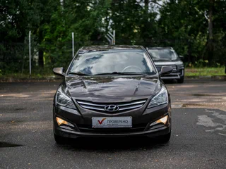 2015 Hyundai Solaris I Рестайлинг, коричневый, 649000 рублей, вид 3