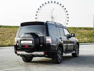 2014 Mitsubishi Pajero IV Рестайлинг 2, чёрный, 2360000 рублей, вид 2
