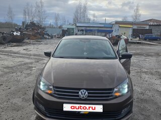 2018 Volkswagen Polo V Рестайлинг, коричневый, 1200000 рублей, вид 3
