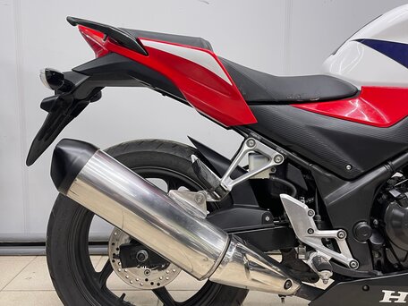 2016 Honda CBR 300R, красный, 370000 рублей, вид 3