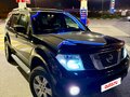 2005 Nissan Pathfinder III, чёрный - вид 2