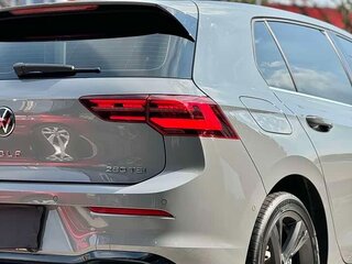 2023 Volkswagen Golf VIII, серый, 1730000 рублей, вид 4