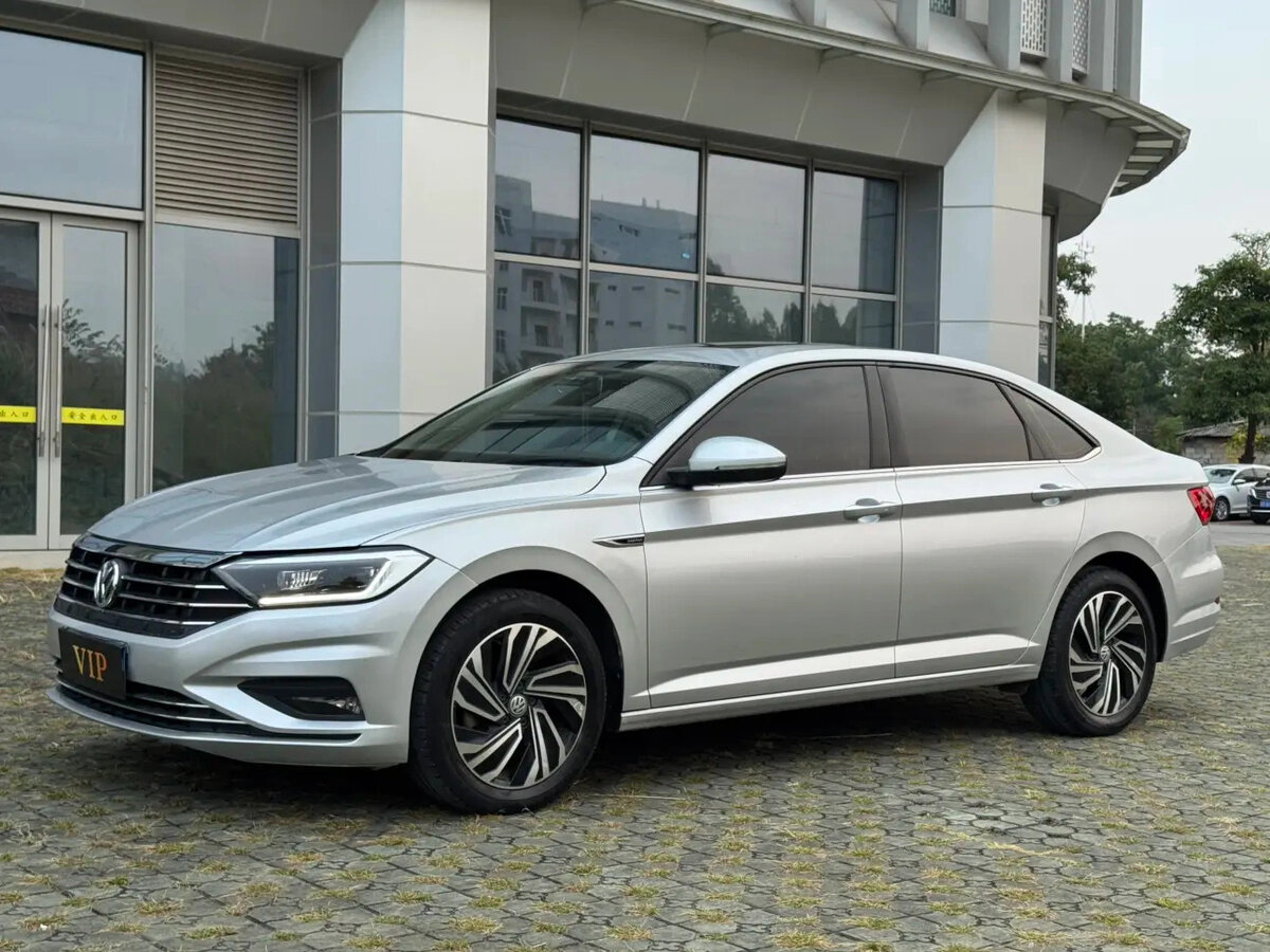 Открыть фотографии: Volkswagen Sagitar III Рестайлинг
