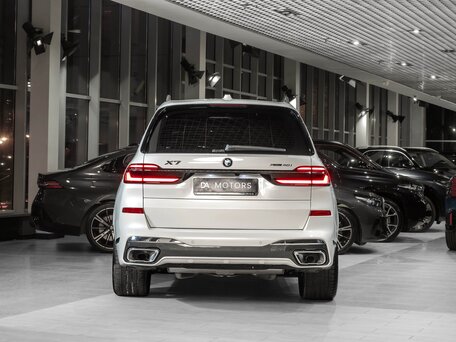 2024 BMW X7 40i I (G07) Рестайлинг, белый, 14490000 рублей, вид 5