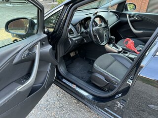 2011 Opel Astra J, чёрный, 700000 рублей, вид 2