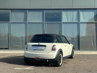 2010 Mini Hatch One II (R56) Рестайлинг, белый, 599000 рублей, вид 4