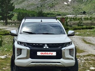 2019 Mitsubishi L200 V Рестайлинг, белый, 3550000 рублей, вид 2