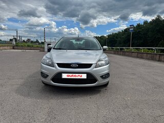 2011 Ford Focus II Рестайлинг, серебристый, 600000 рублей, вид 2