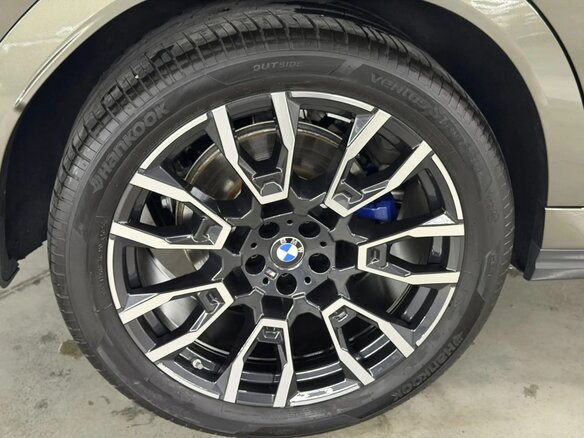 2025 BMW X6 40i III (G06) Рестайлинг, серый, 15850000 рублей - вид 23