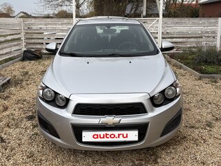 2013 Chevrolet Aveo II, серебристый, 630000 рублей, вид 2