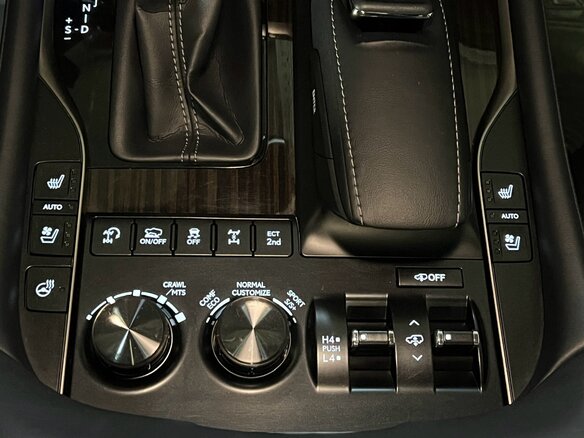 2020 Lexus LX 570 III Рестайлинг 2, чёрный, 11185000 рублей - вид 19
