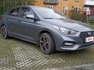 2017 Hyundai Solaris II, серый, 1050000 рублей, вид 3