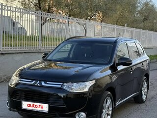 2013 Mitsubishi Outlander III, чёрный, 2000000 рублей, вид 1