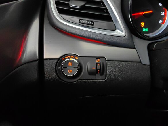 2013 Opel Mokka I, белый - вид 21
