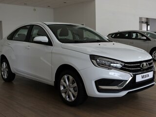 2026 Lada (ВАЗ) Vesta I Рестайлинг (NG), белый, 1860000 рублей, вид 3