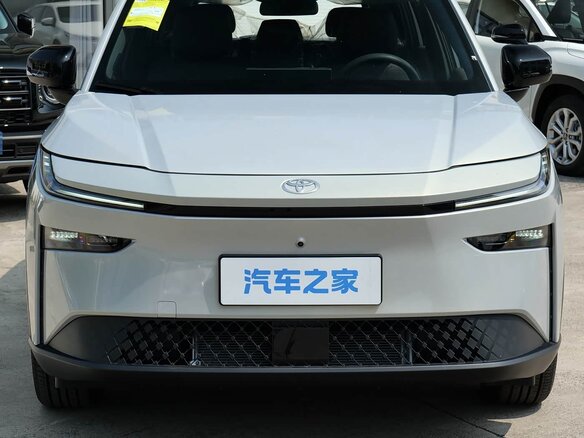 2026 Toyota bZ3X 50 kWh, серебристый, 2340000 рублей - вид 17