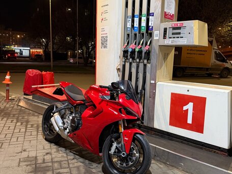 2021 Ducati Supersport, красный, 950000 рублей, вид 1