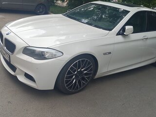 2012 BMW 5 серии 550i xDrive VI (F10/F11/F07), белый, 1850000 рублей, вид 1