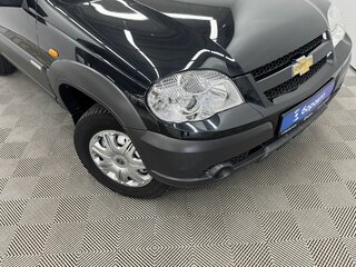 2017 Chevrolet Niva I Рестайлинг, чёрный, 712000 рублей, вид 4