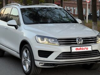 2017 Volkswagen Touareg II Рестайлинг, белый, 3150000 рублей, вид 3