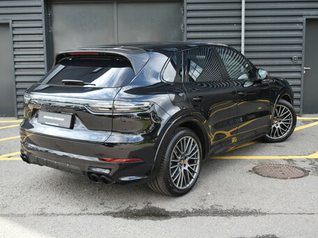2021 Porsche Cayenne GTS III, чёрный, 8499000 рублей, вид 5