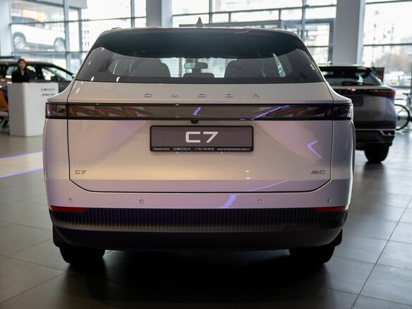 2026 Omoda C7, серый, 3499000 рублей - вид 5