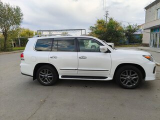 2015 Lexus LX 570 III Рестайлинг, белый, 6100000 рублей, вид 3