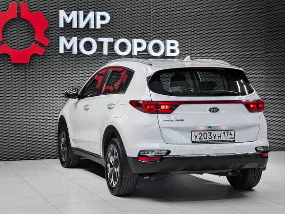 2019 Kia Sportage IV Рестайлинг, белый, 1830000 рублей - вид 5