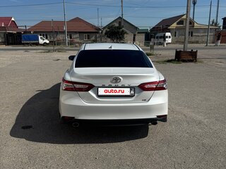 2021 Toyota Camry VIII (XV70), белый, 3100000 рублей, вид 3