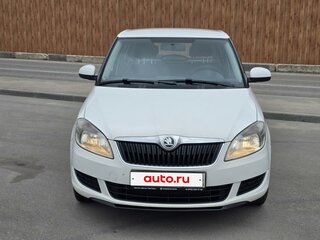 2013 Skoda Fabia II Рестайлинг, белый, 520000 рублей, вид 3