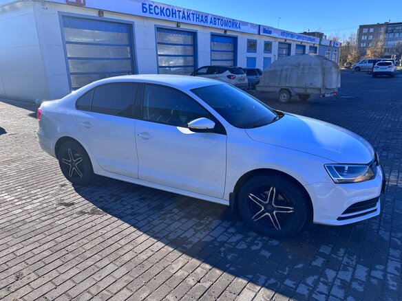 2015 Volkswagen Jetta VI Рестайлинг, белый, 980000 рублей - вид 2