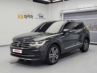 2023 Volkswagen Tiguan II Рестайлинг, чёрный, 3342000 рублей, вид 1