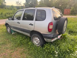 2004 Chevrolet Niva I, серебристый, 350000 рублей, вид 5