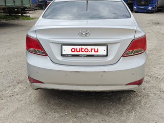2015 Hyundai Solaris I Рестайлинг, серебристый, 555000 рублей, вид 5