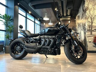 2024 Triumph Rocket 3, чёрный, 3600000 рублей, вид 2