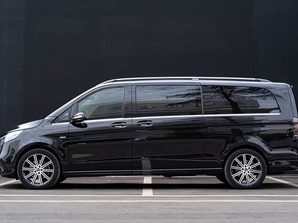 2024 Mercedes-Benz V-Класс Long 300 длинный III (W447) Рестайлинг 2, чёрный, 7805404 рублей - вид 4