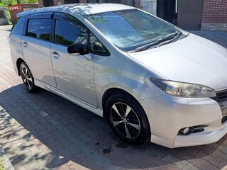 2012 Toyota Wish II Рестайлинг, серебристый, 1450000 рублей, вид 2