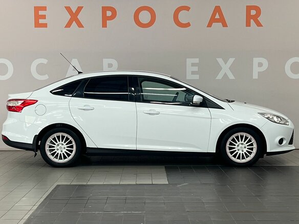 2011 Ford Focus III, белый, 650000 рублей - вид 3