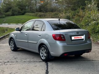2011 Kia Rio II Рестайлинг, серебристый, 590000 рублей, вид 2