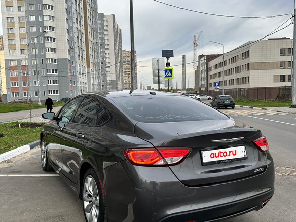 2015 Chrysler 200 II, серый, 1350000 рублей - вид 9