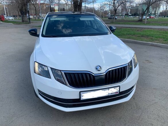 2017 Skoda Octavia III (A7), белый, 1170000 рублей - вид 5