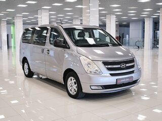 2011 Hyundai Grand Starex I, серебристый, 856000 рублей, вид 3