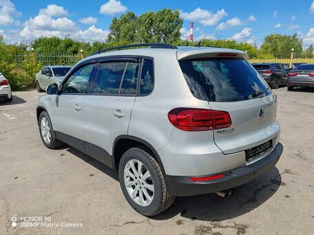 2015 Volkswagen Tiguan I Рестайлинг, золотистый, 1299000 рублей, вид 4