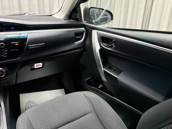 2013 Toyota Corolla XI (E160, E170, E180), чёрный, 1099000 рублей - вид 18