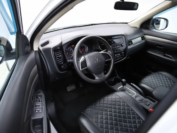 2015 Mitsubishi Outlander III Рестайлинг 2, белый - вид 9