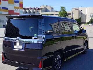 2019 Toyota Voxy III (R80) Рестайлинг, фиолетовый, 2650000 рублей, вид 3