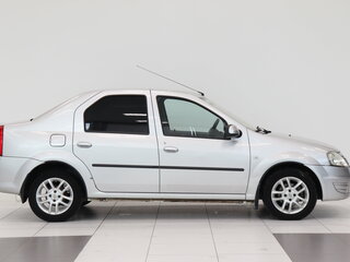 2013 Renault Logan I Рестайлинг, серебристый, 514000 рублей, вид 3