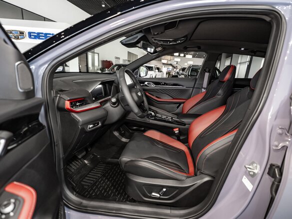 2026 Geely Coolray I Рестайлинг, фиолетовый - вид 11